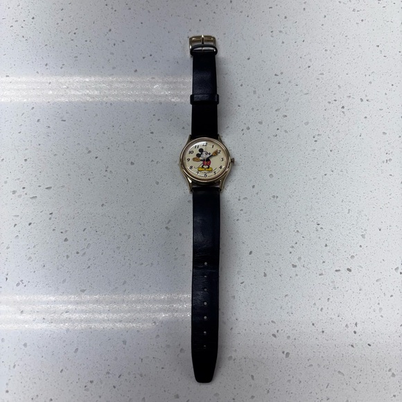 Vintage Lorus Disney Mickey Mouse Quartz Black Leather and Gold-Tone Watch main image 5